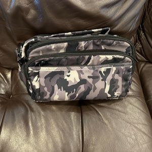 Lug Scoop in Camo Black